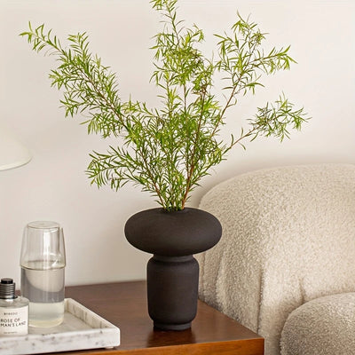 Nordic Elegance – Zwarte Geometrische Vaas