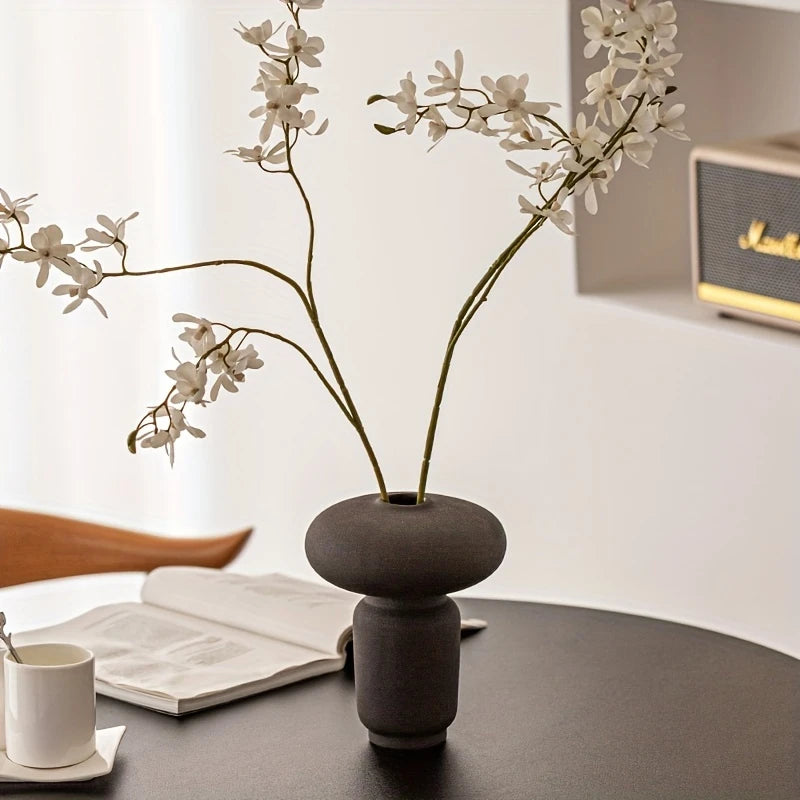 Nordic Elegance – Zwarte Geometrische Vaas