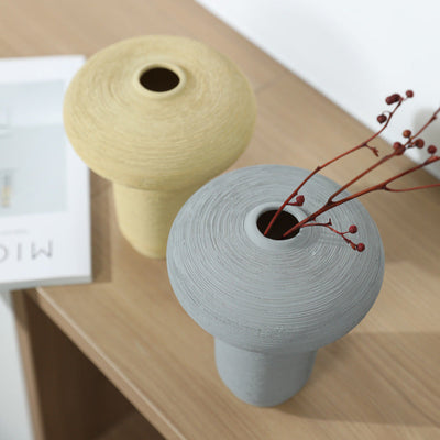 Nordic Elegance – Zwarte Geometrische Vaas